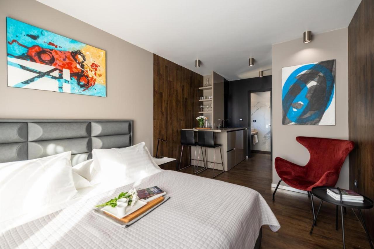 Roof 69 Rooms سبليت المظهر الخارجي الصورة